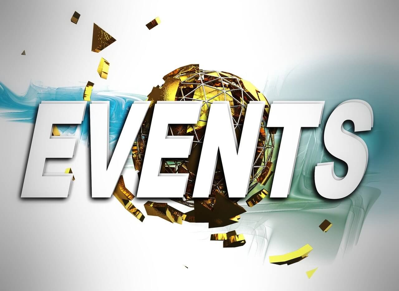 Grafica che annuncia eventi con la parola "EVENTS" in bianco su uno sfondo con sfere dorate e motivi astratti.